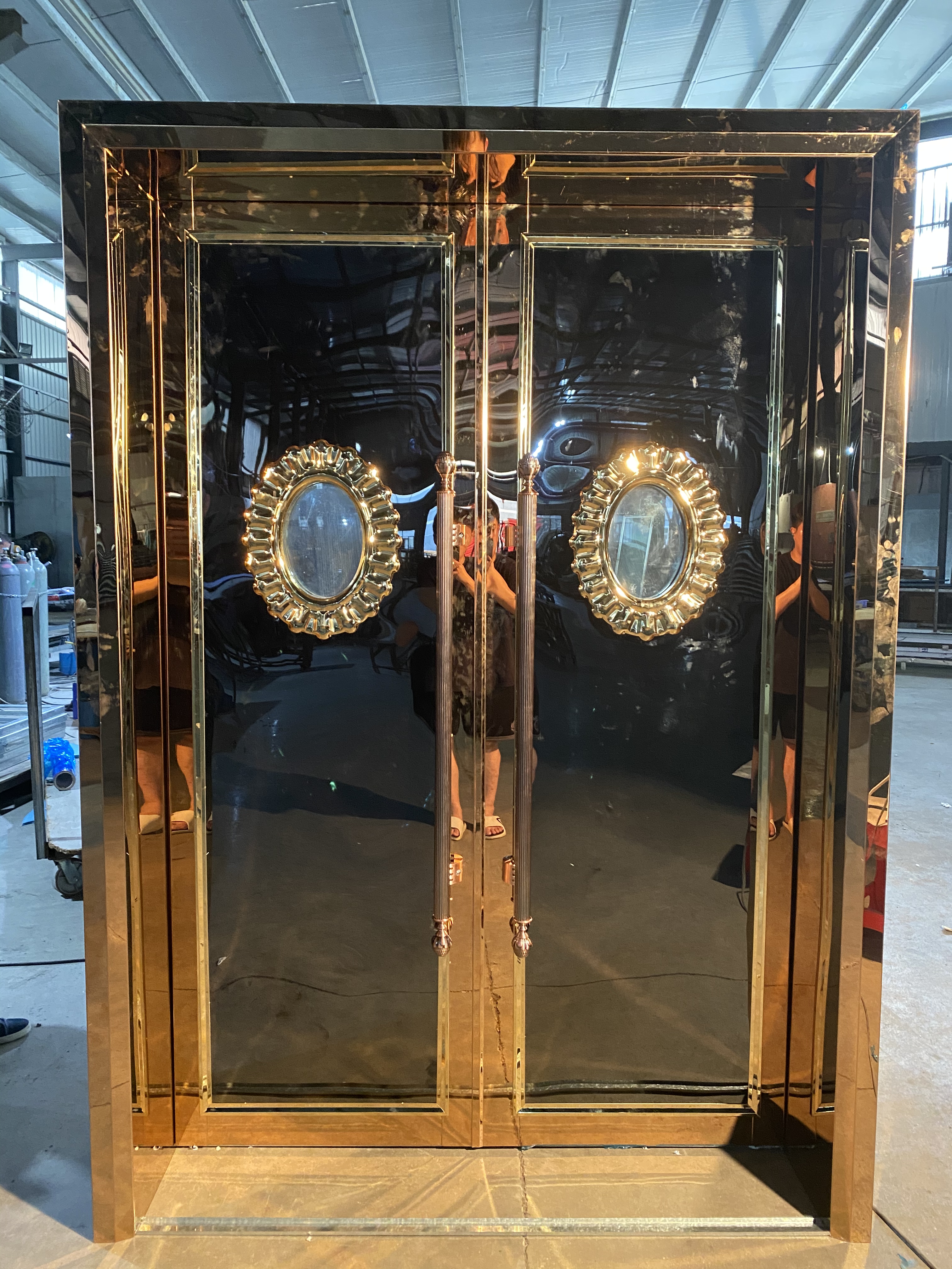 隔音門(mén)廠家可以根據(jù)客戶的需求進(jìn)行隔音等級(jí)的定制